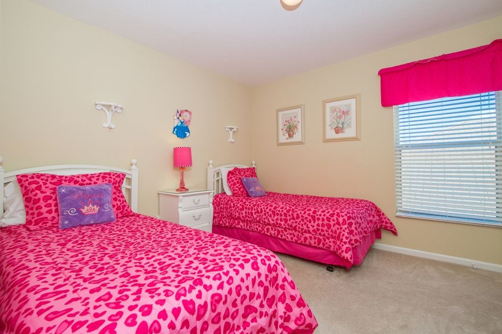 5 bedrooms house - only 5 minutes away from Disney's Animal Kingdom near to Celebration - Kissimmee Florida (2)