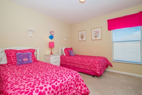 5 bedrooms house - only 5 minutes away from Disney's Animal Kingdom near to Celebration - Kissimmee Florida (2)